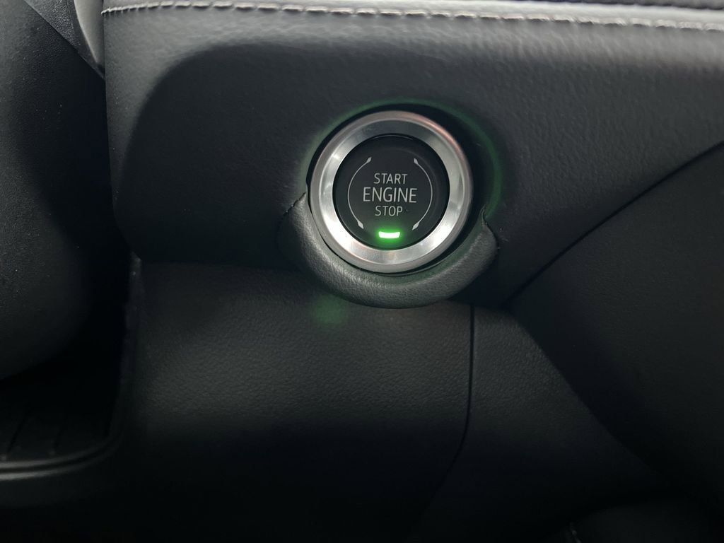 Used 2025 Summit White Chevrolet LT image 16