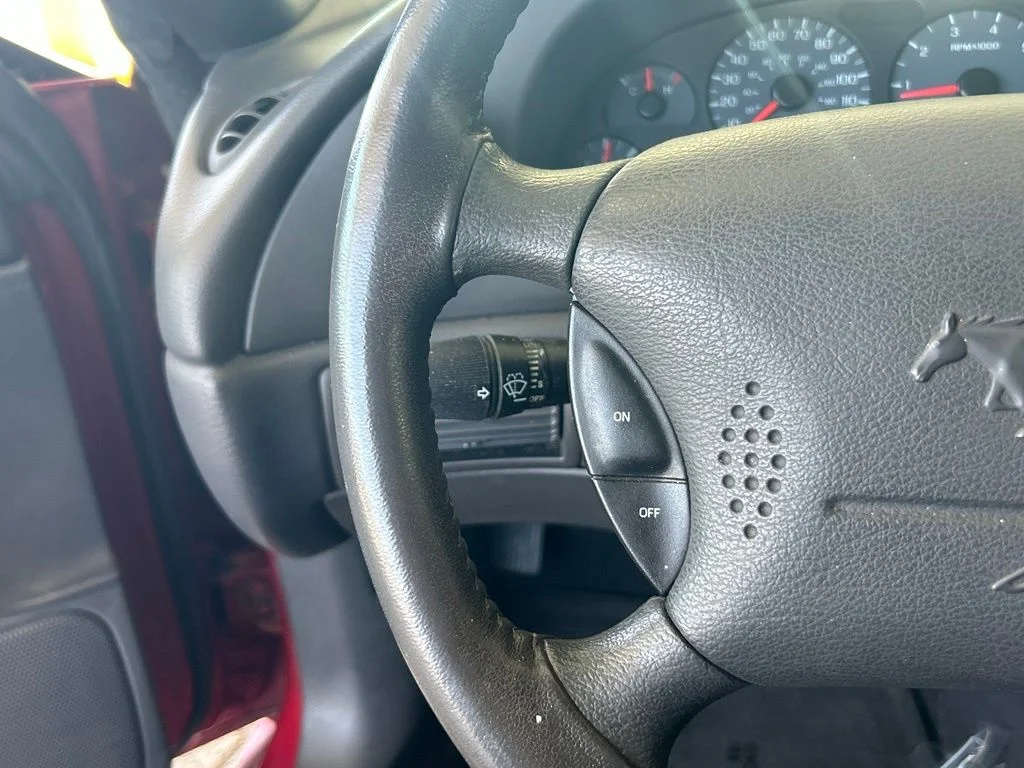 Used 2003 Red Ford V6 image 29