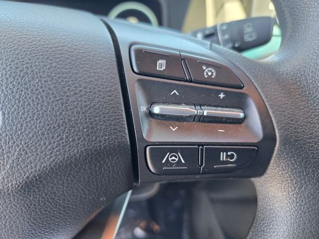 Used 2023 Black Hyundai SE image 19