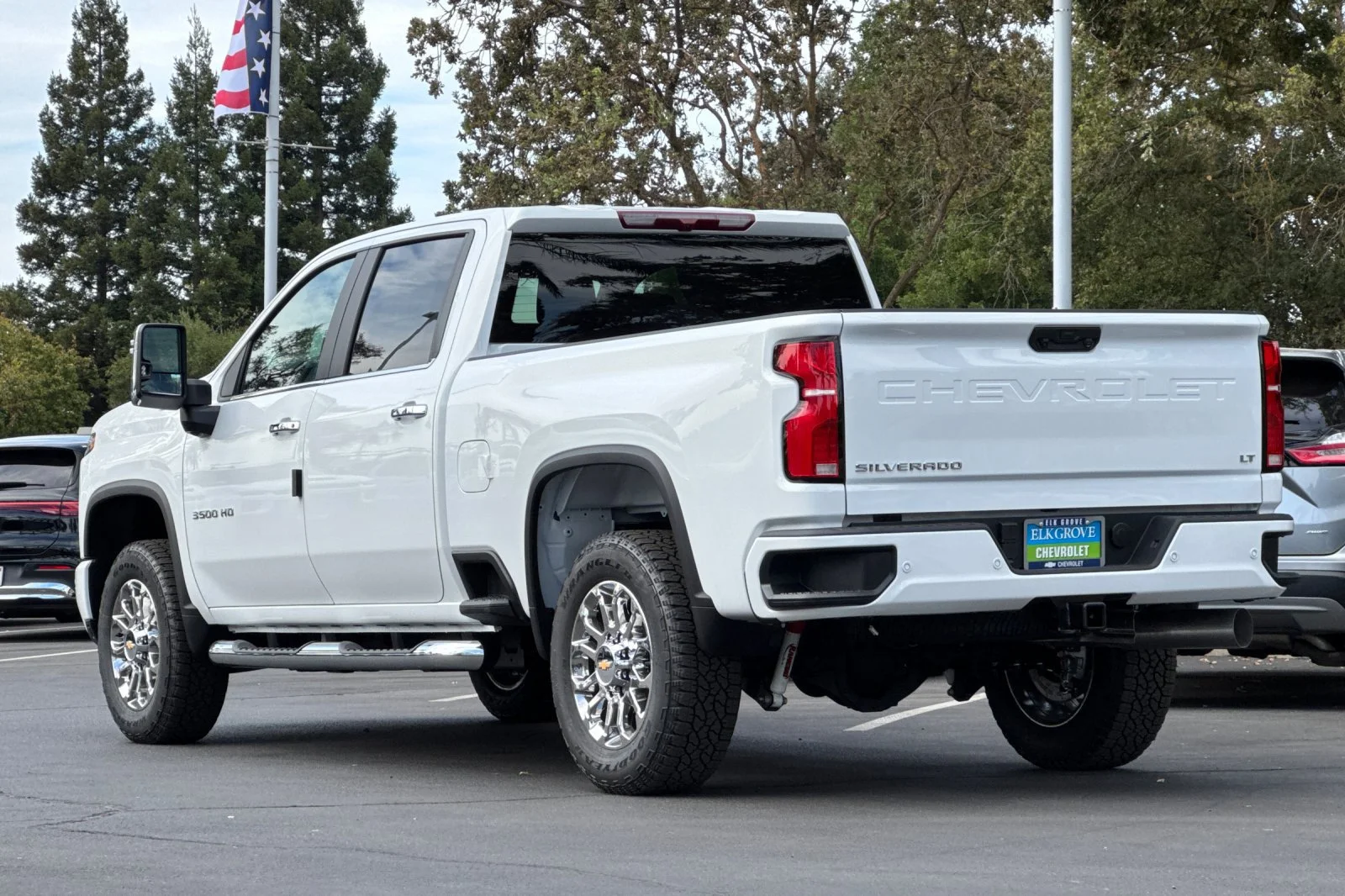 2026 Chevrolet Silverado 3500 HD LT view 5