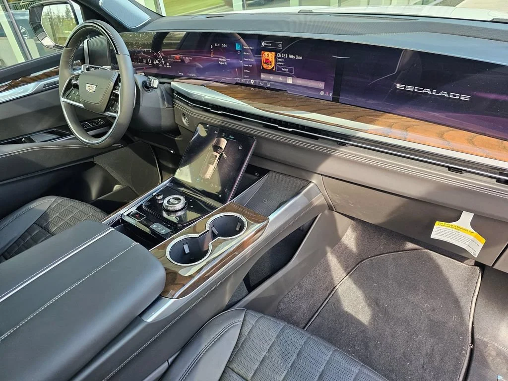 New 2026 Vibrant White Tricoat Cadillac Platinum Sport image 10