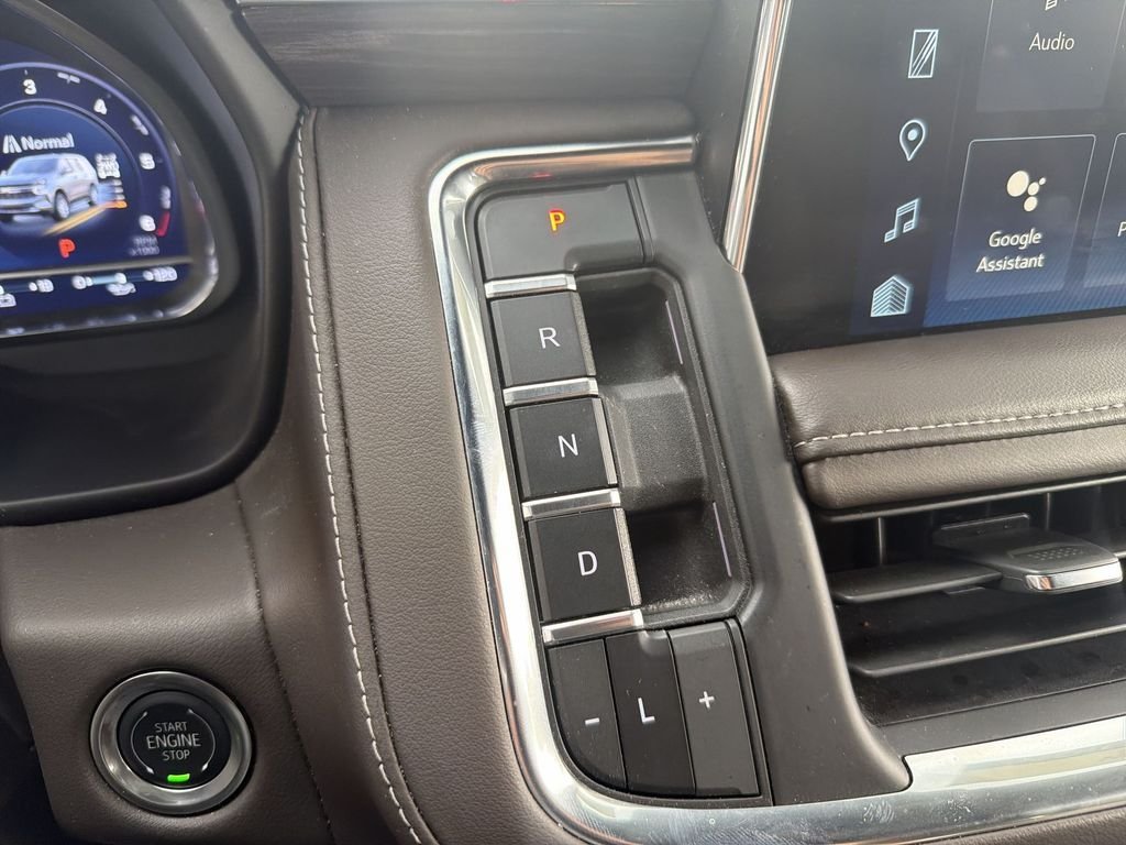 Used 2024 Gray Chevrolet Z71 image 20