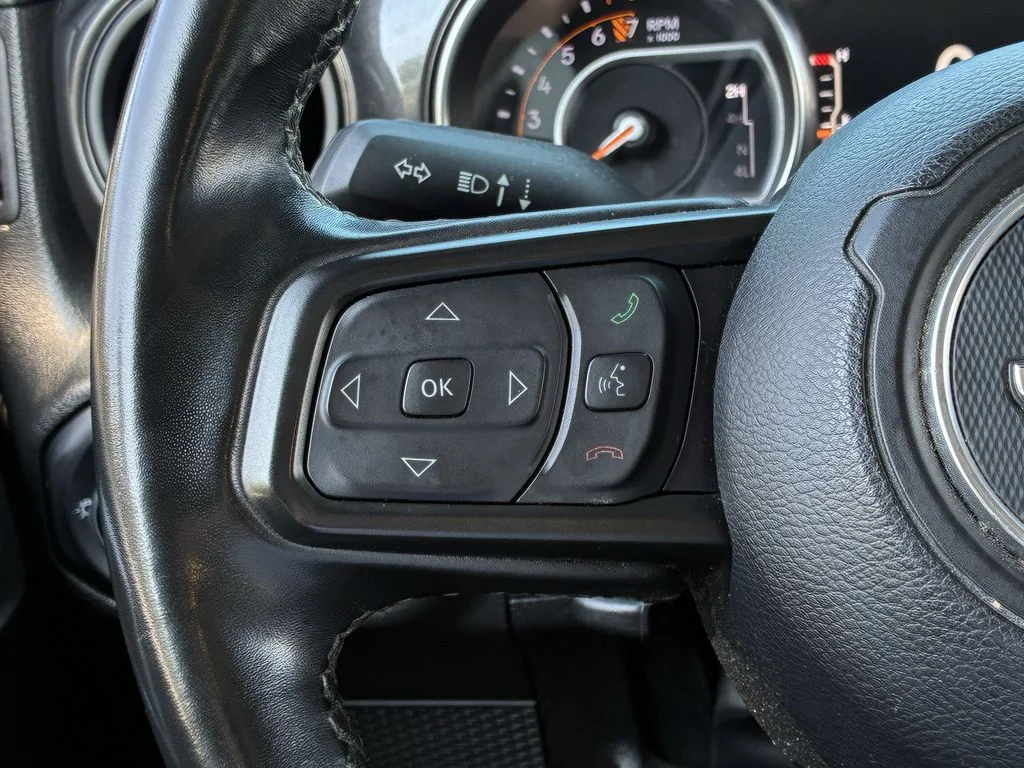 Used 2022 Black Jeep Unlimited Sport Altitude image 30
