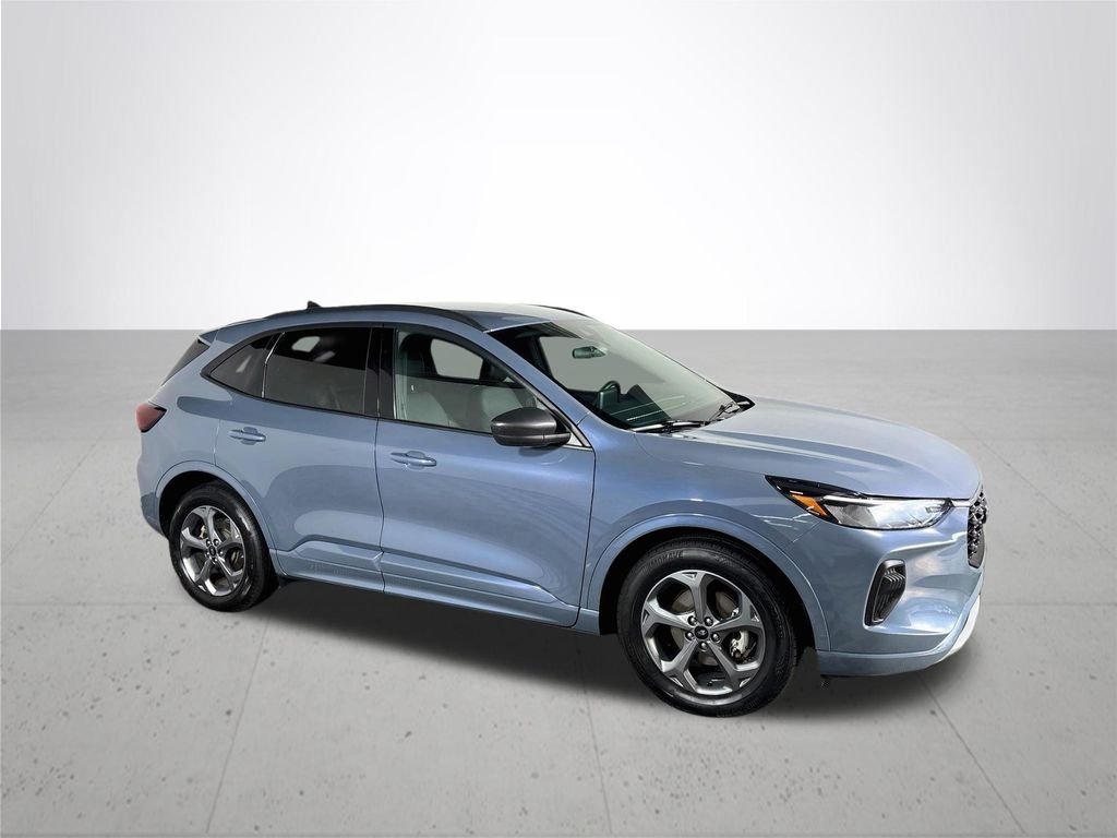 Used 2023 Vapor Blue Ford ST-Line image 4