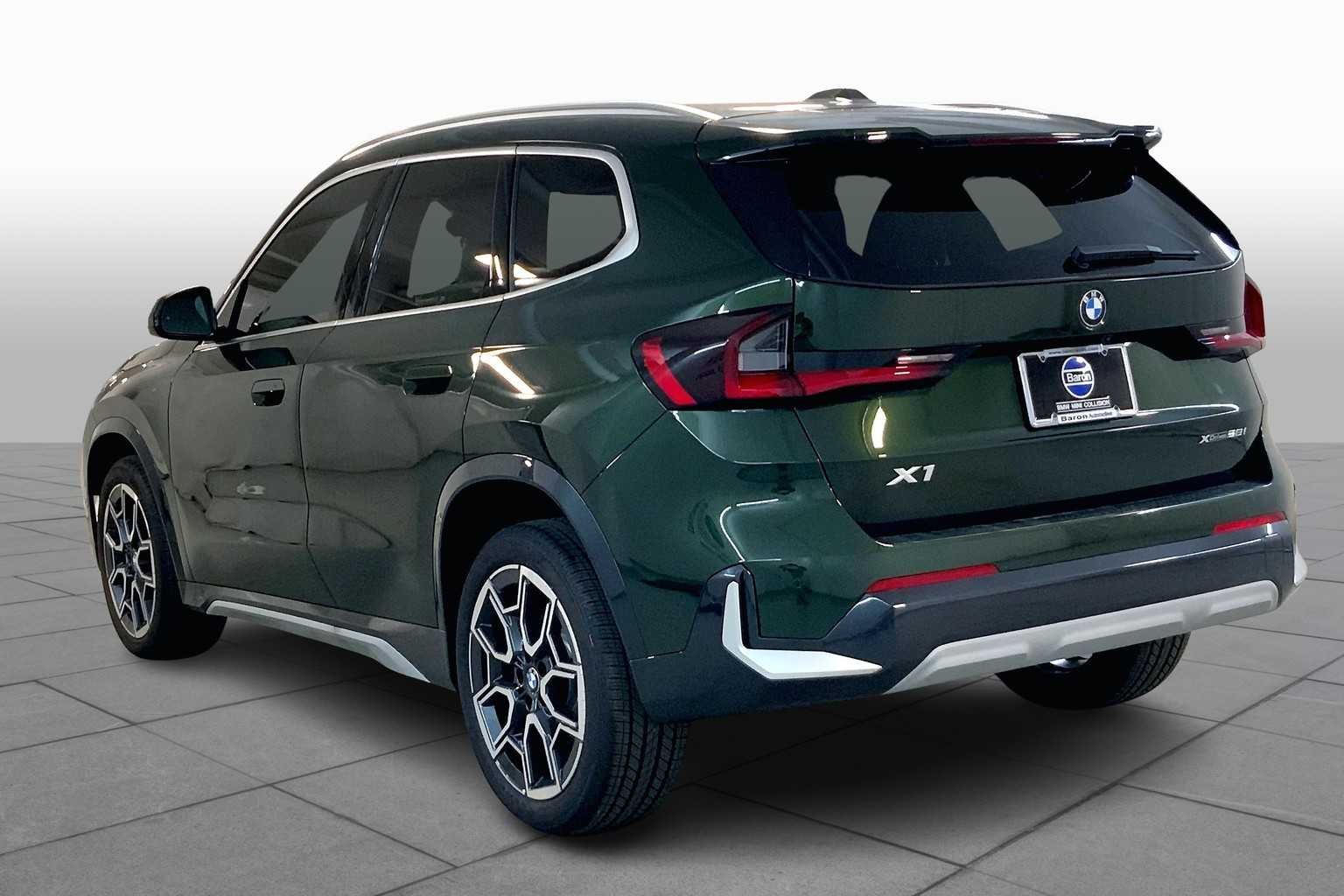 Used 2025 San Remo Green Metallic BMW xDrive28i image 12