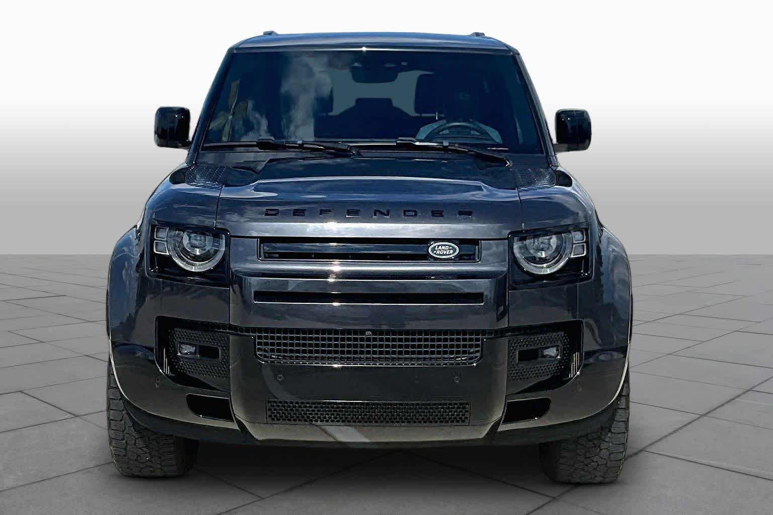 Used 2024 Carpathian Grey Premium Metallic Land Rover X-Dynamic SE image 3