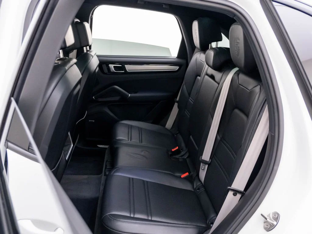 2022 Porsche Cayenne Platinum Edition - Photo 18