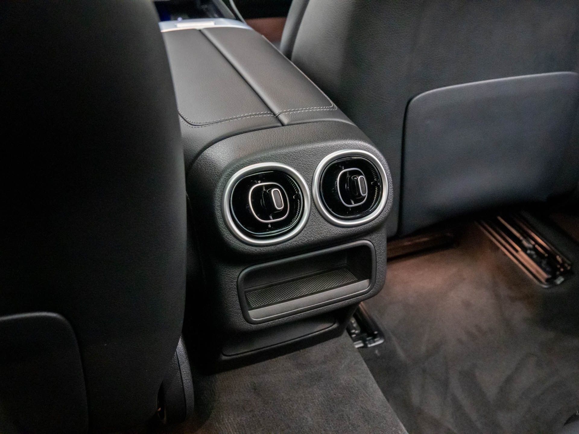 New 2026 Black Mercedes-Benz GLC 300 image 17