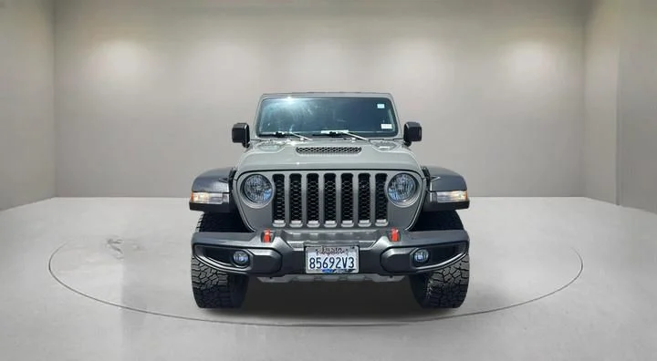 Certified Used 2023 Gray Jeep Mojave image 2