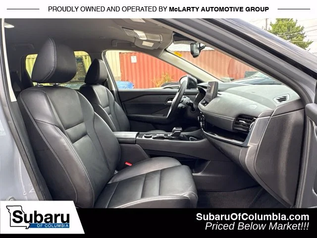 Used 2025 Gray Nissan SL image 18