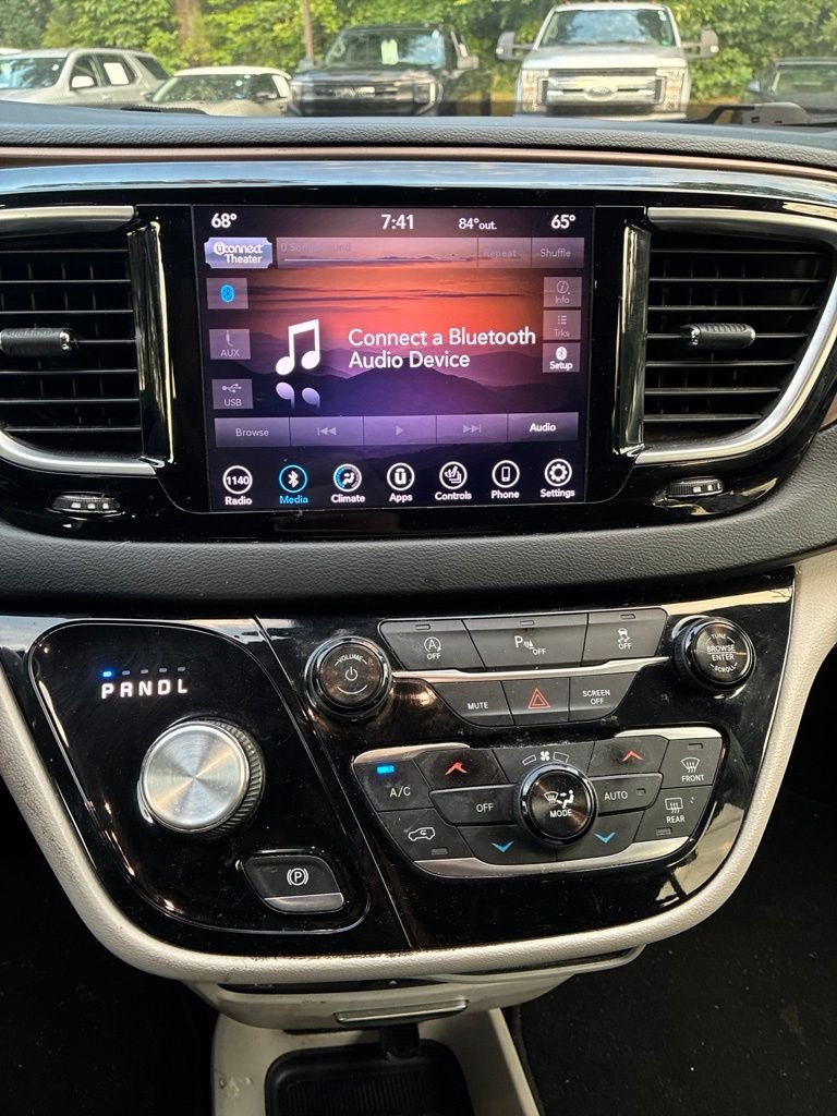 Used 2018 Silver Chrysler Touring L Plus image 12