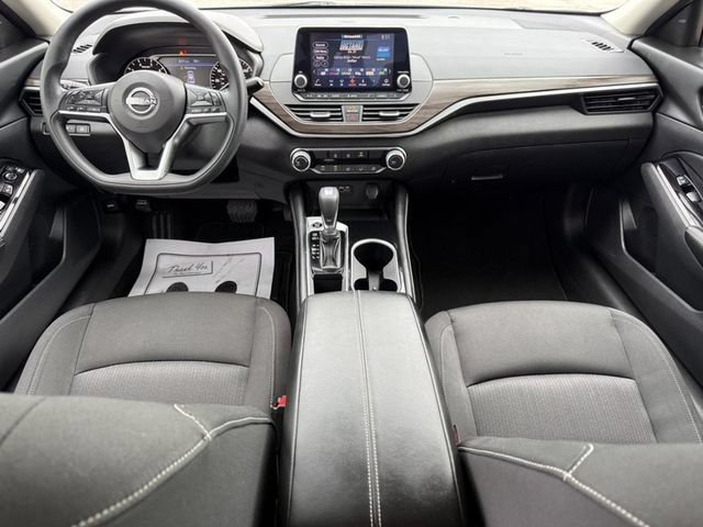 Used 2023 White Nissan SV FWD image 11