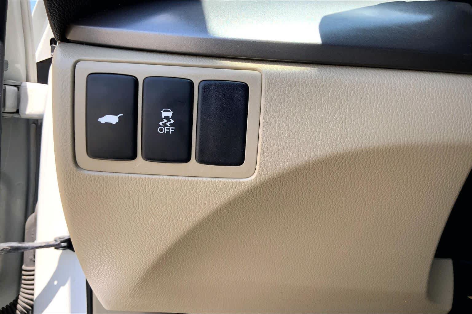 Used 2018 White Diamond Pearl Acura  image 33