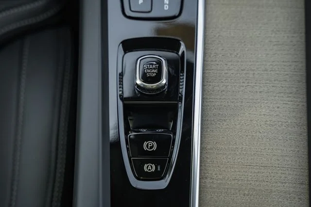 New 2026 Mulberry Red Volvo T8 Ultra image 26