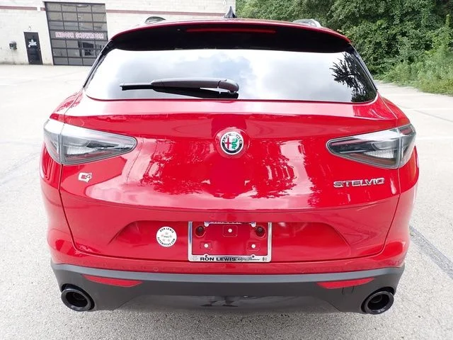 2025 Alfa Romeo Stelvio Base - Photo 4