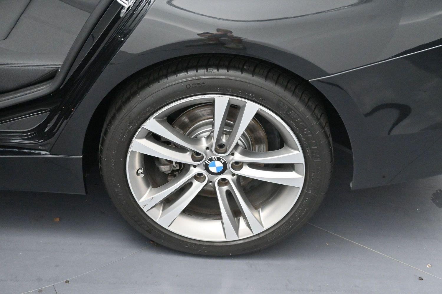 Used 2018 Black Sapphire Metallic BMW 330i image 27