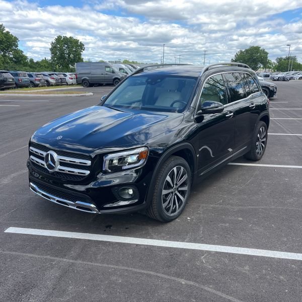 2023 Mercedes-Benz GLB GLB 250 4MATIC's photo