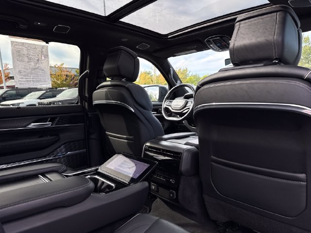 Used 2024 Diamond Black Crystal Pearlcoat Jeep Series II image 24
