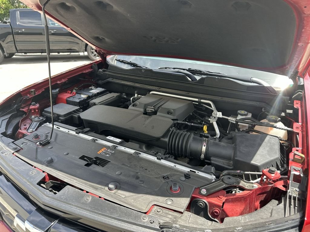 Used 2024 Radiant Red Tintcoat Chevrolet Z71 image 29
