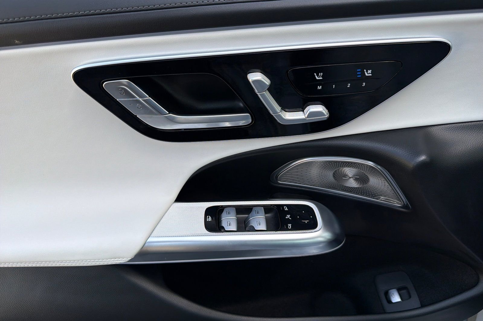 New 2026 MANUFAKTUR Alpine Grey Mercedes-Benz E 350 image 25