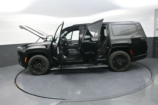 New 2026 High Gloss Black Exterior Paint Jeep Limited Reserve image 33