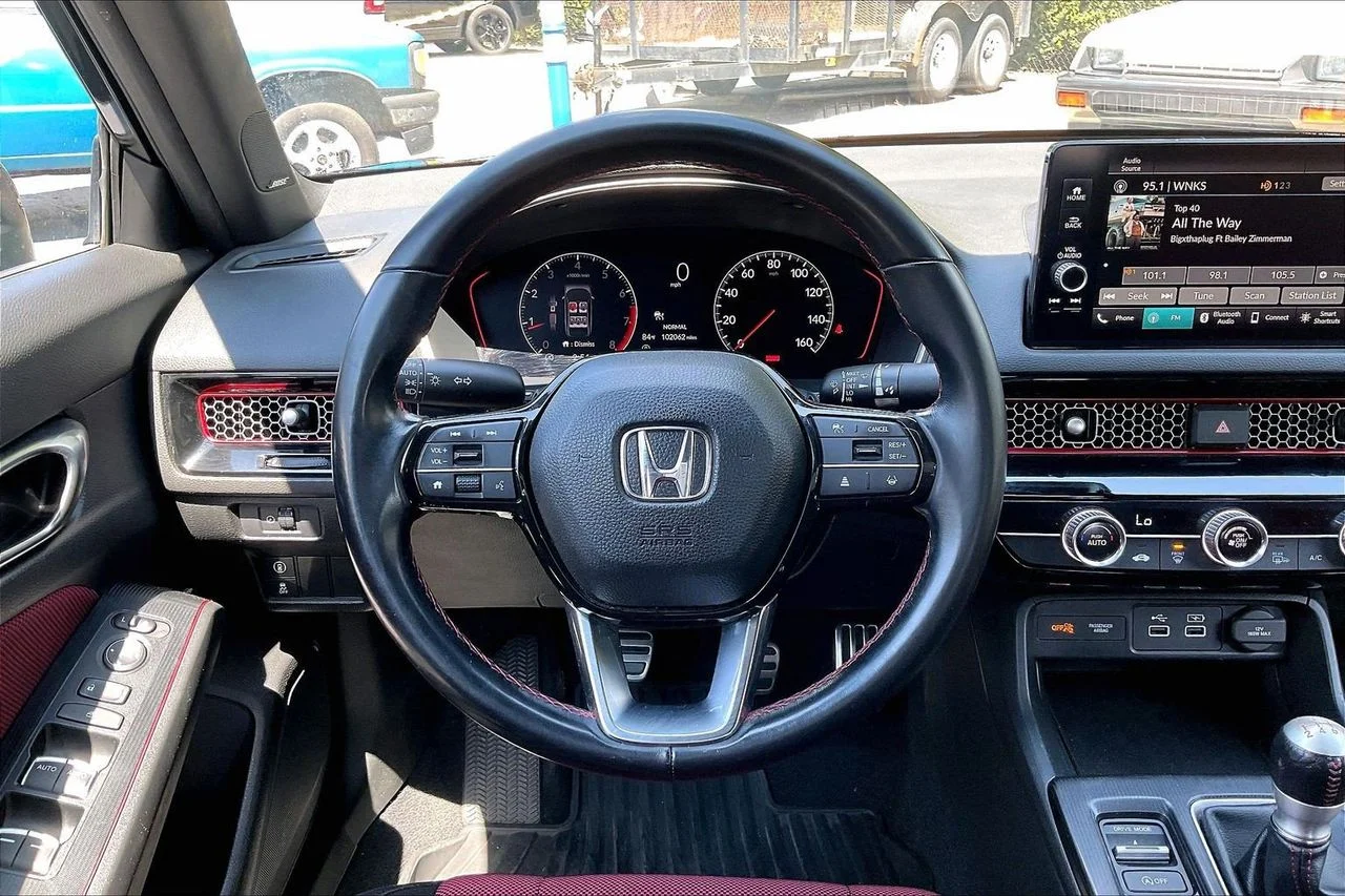 Used 2022  Honda Si image 9