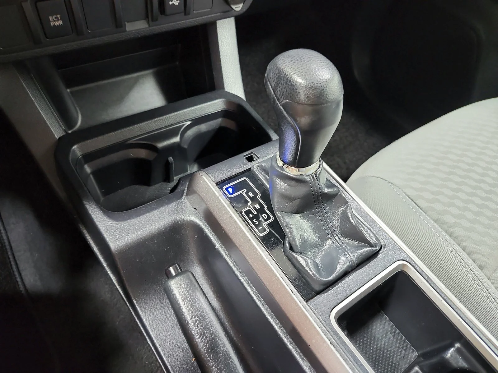 Used 2022 Silver Toyota SR5 image 25