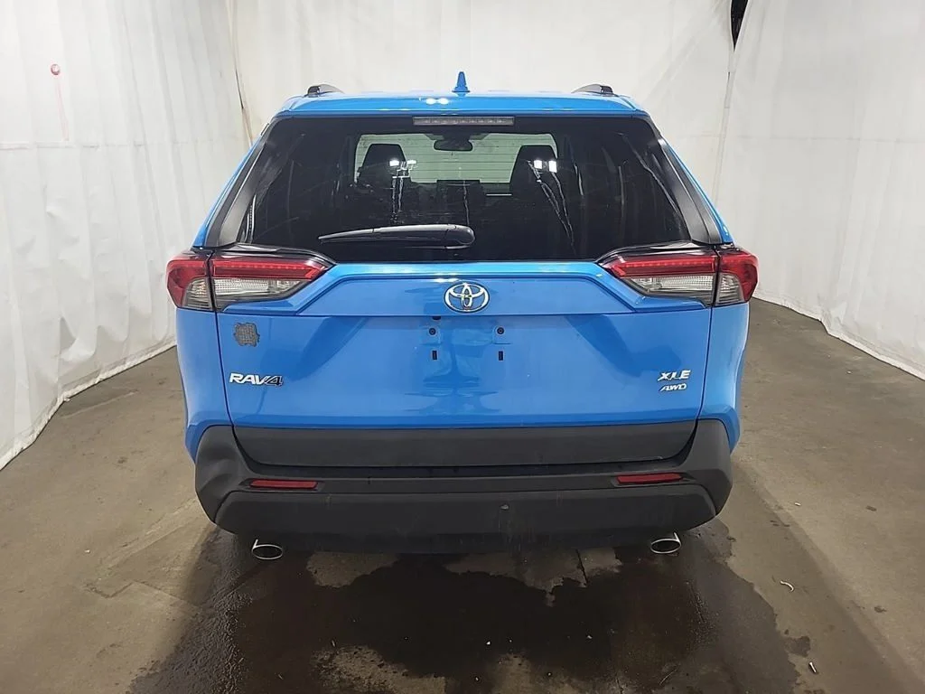 Used 2021 Blue Toyota XLE image 5
