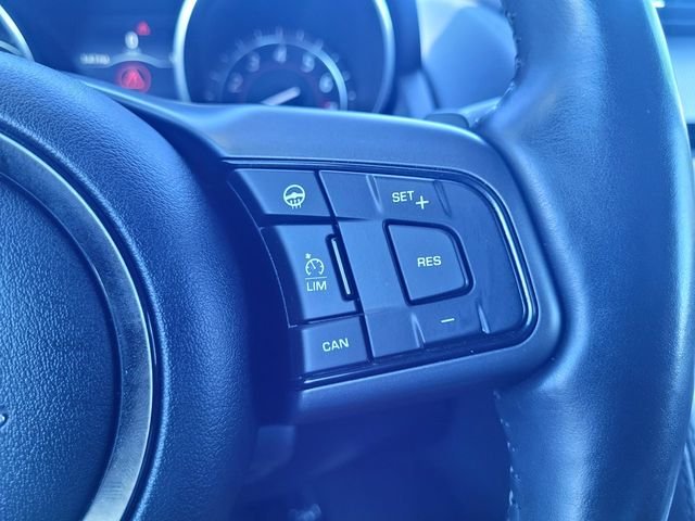 Used 2016  Jaguar Base image 23