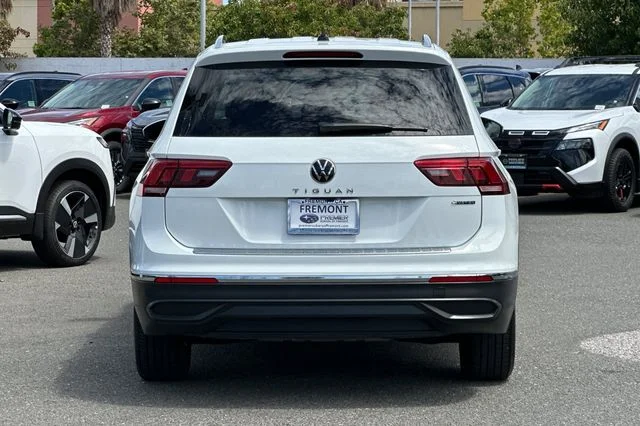 Used 2024  Volkswagen 2.0T Wolfsburg Edition image 5