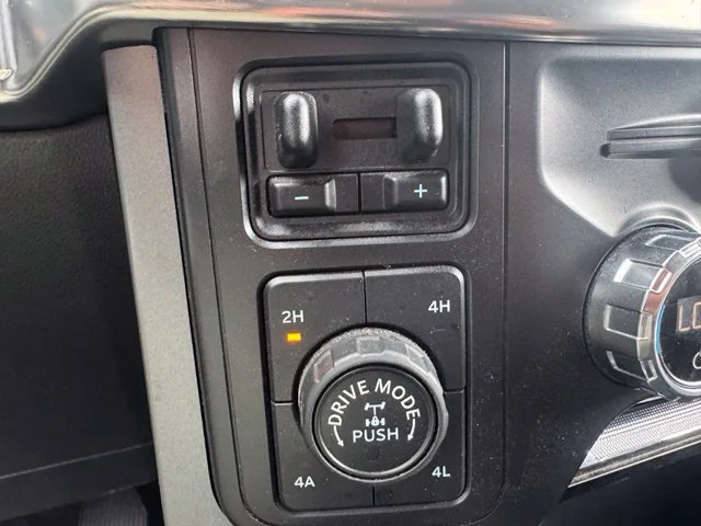 Used 2021 Blue Ford Lariat image 27