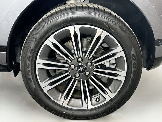 New 2026 Gray Land Rover Dynamic image 29