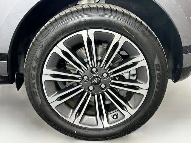 New 2026 Gray Land Rover Dynamic image 29