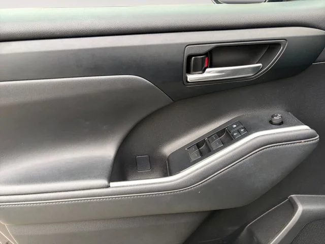 Used 2021 Gray Toyota XLE image 10