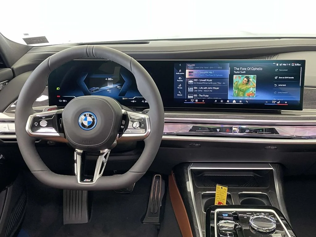 Used 2026 Black BMW xDrive60 image 21