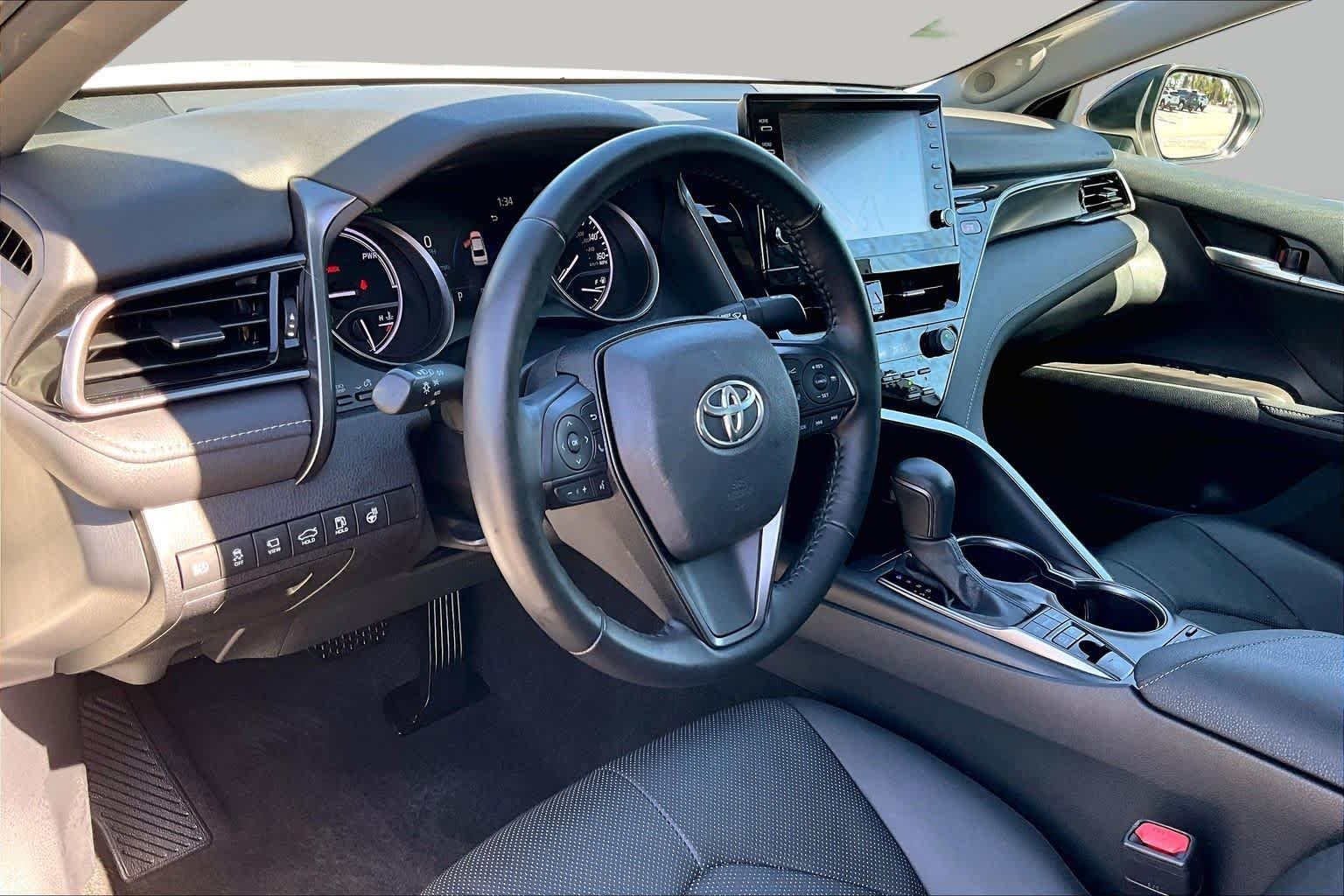 Used 2023 Wind Chill Pearl/Midnight Black Metallic Toyota Hybrid XSE image 16