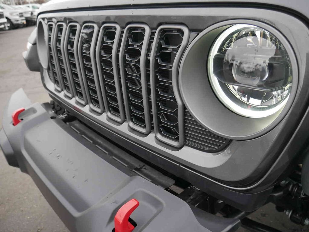 New 2026 Granite Crystal Metallic Clearcoat Jeep Rubicon image 12