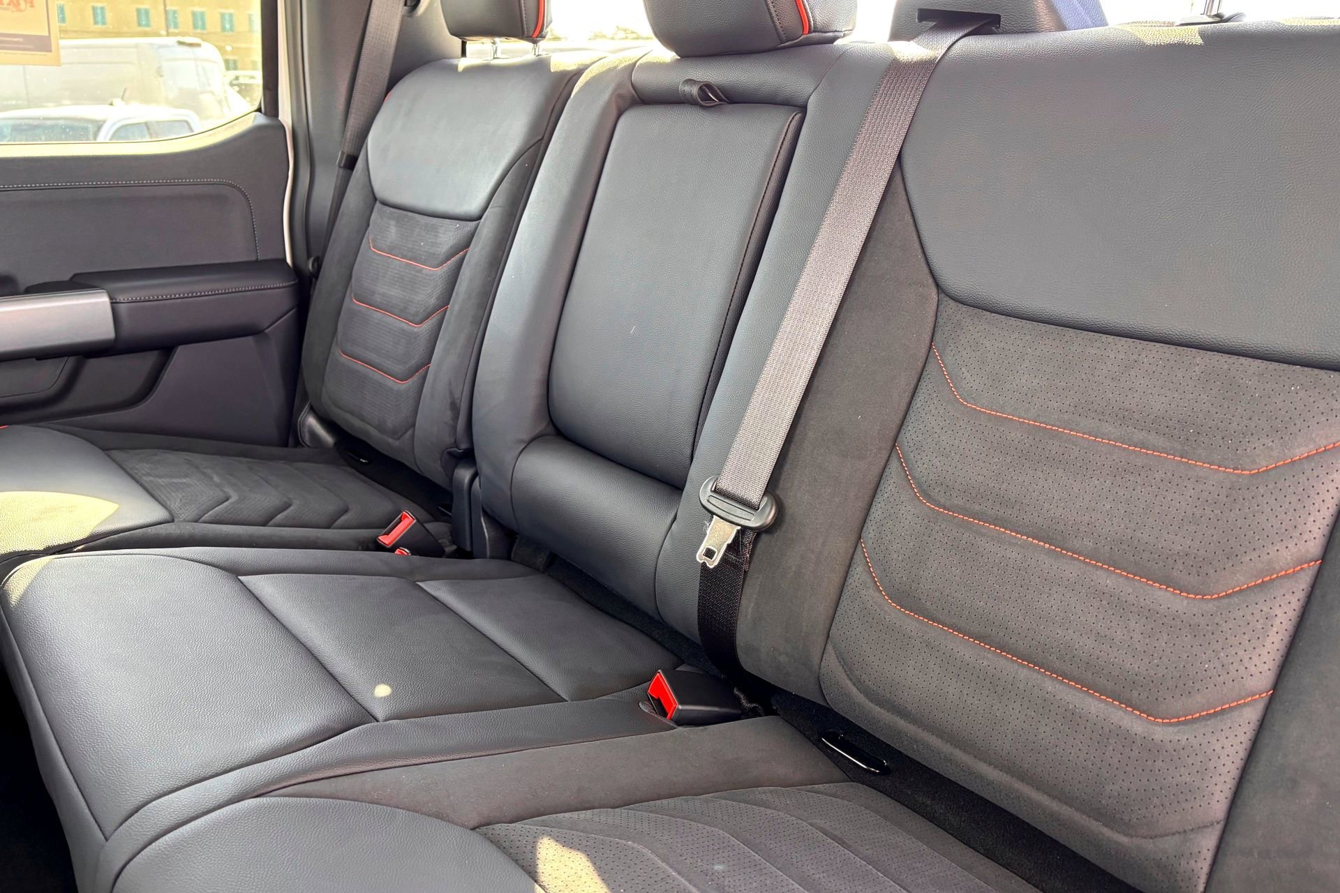 New 2026 Star White Metallic Tri-Coat Ford LARIAT image 25
