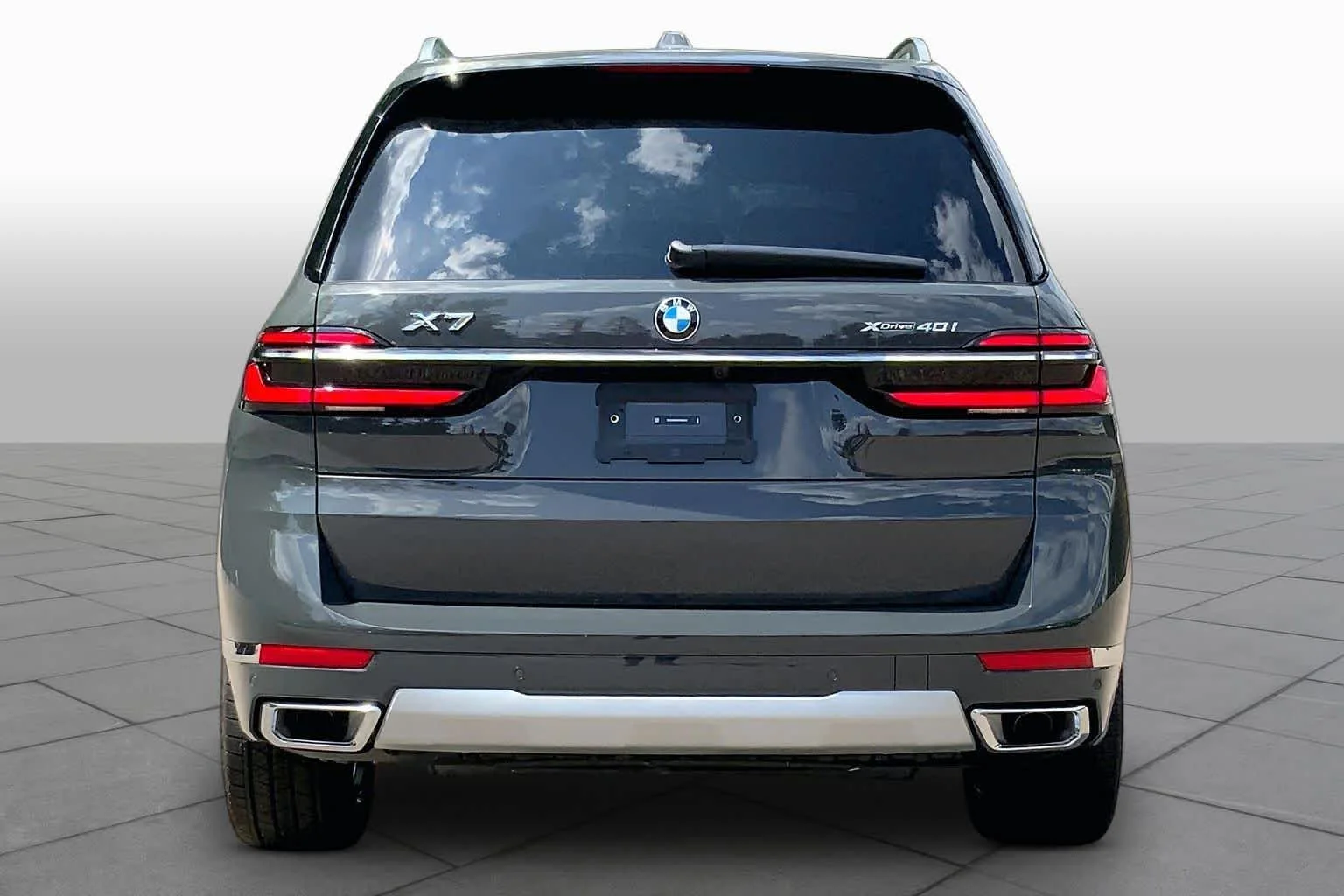 New 2027 Dravit Grey Metallic BMW xDrive40i image 4