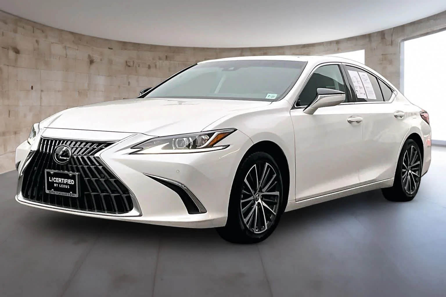 Certified Used 2022 EMINENT WHITE PEARL Lexus  image 3