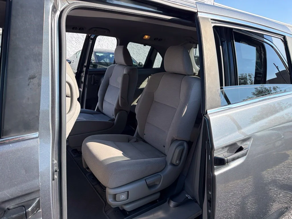 Used 2013 Gray Honda LX image 22