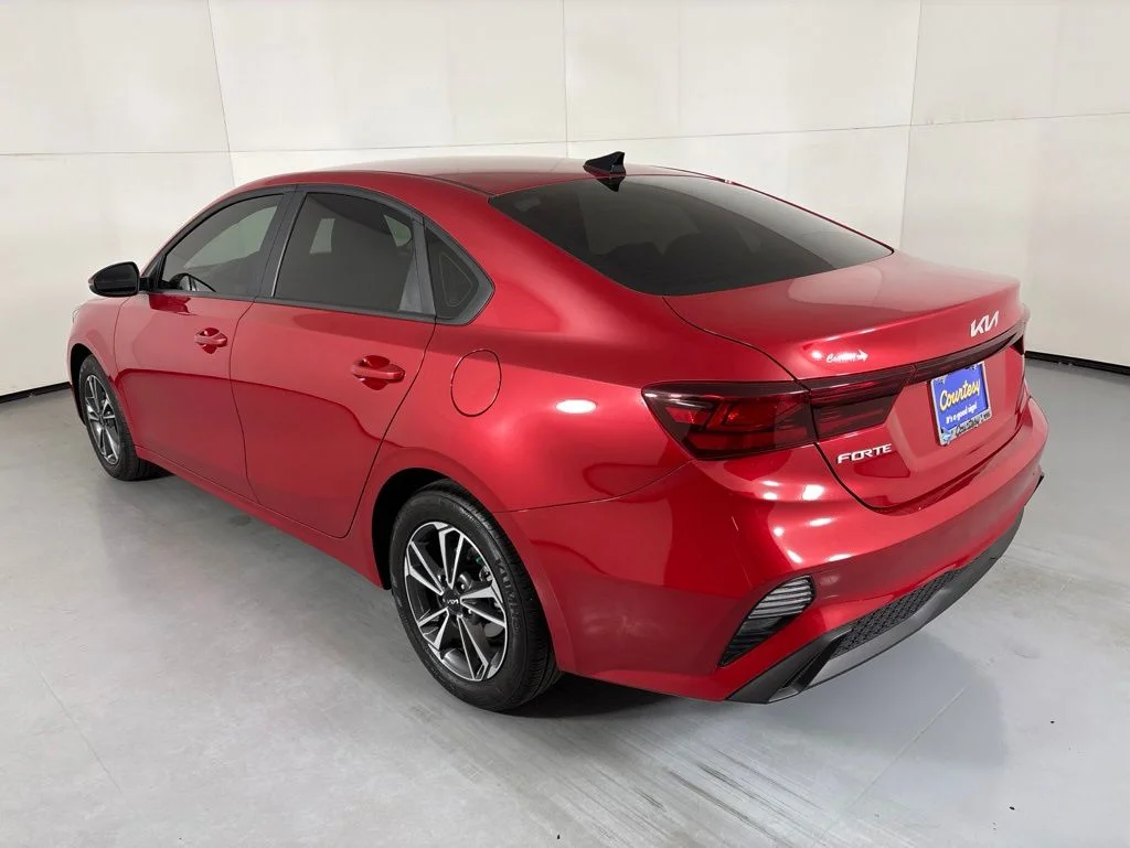 Used 2024 Red Kia LXS image 6