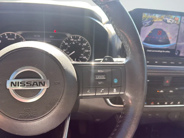 Used 2021 Gray Nissan SL image 17