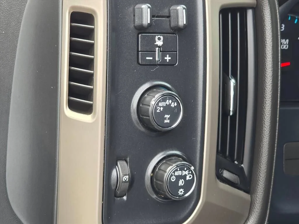 Used 2018 WHITE FROST TRICOAT GMC Denali image 8