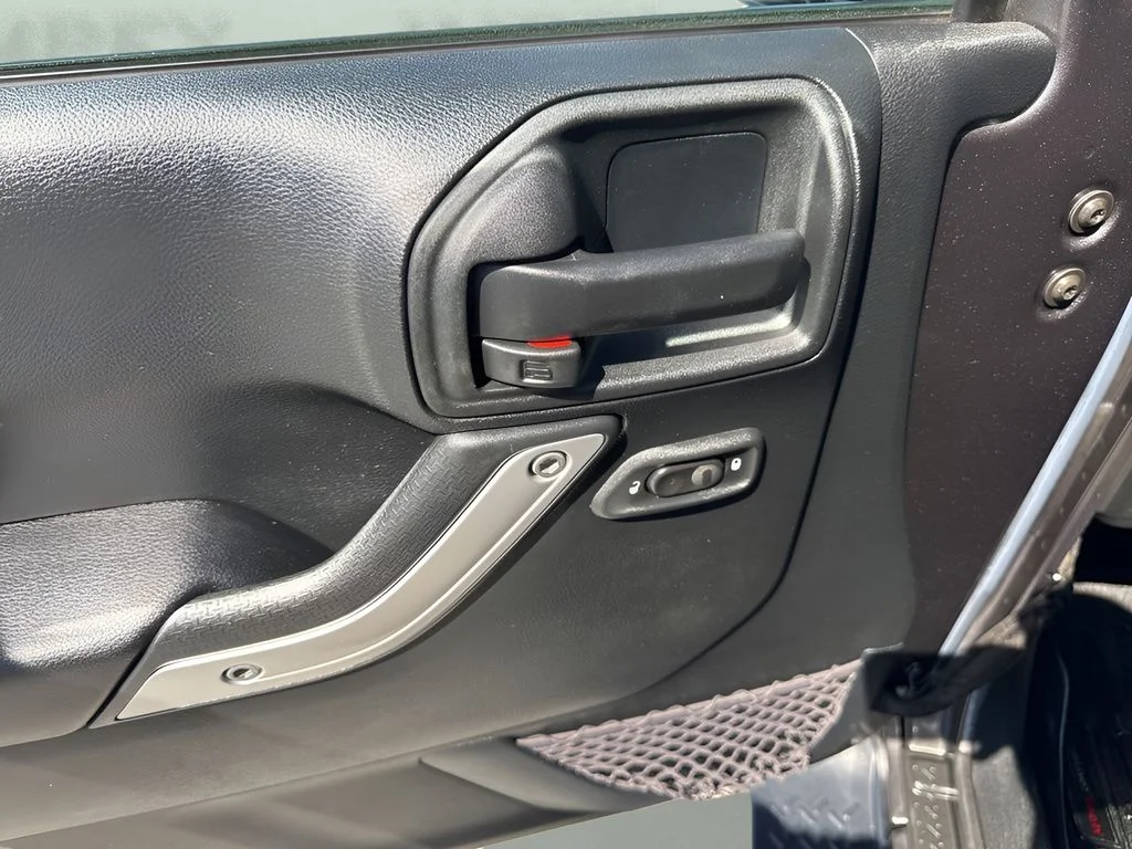 Used 2017 Gray Jeep Unlimited Sahara image 26