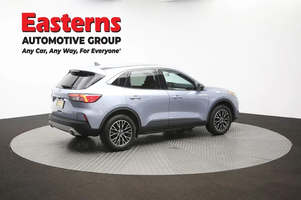 Used 2022 Blue Ford SE image 43