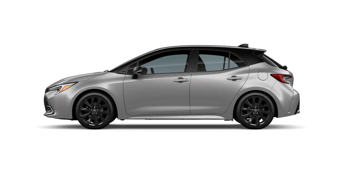 New 2026 Classic Silver Metallic with Midnight Black Metallic roof Toyota XSE image 4