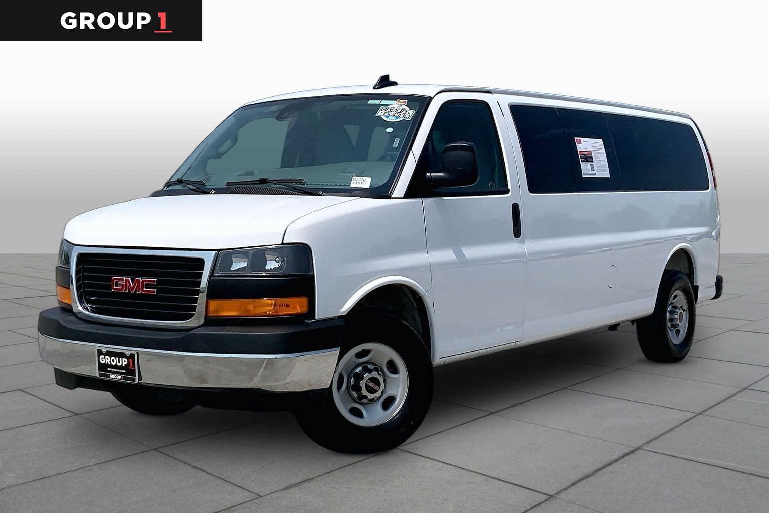 2025 GMC Savana Passenger LT