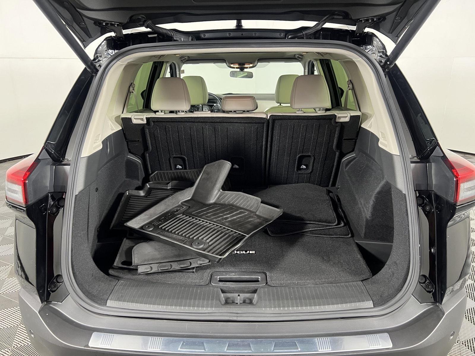 Used 2023 Super Black Nissan SV image 8