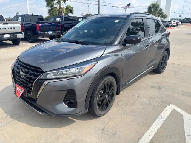 Used 2023 Gray Nissan SR image 3